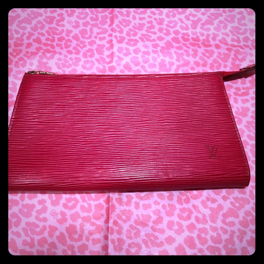 ❤️Authentic LV pochette❤️